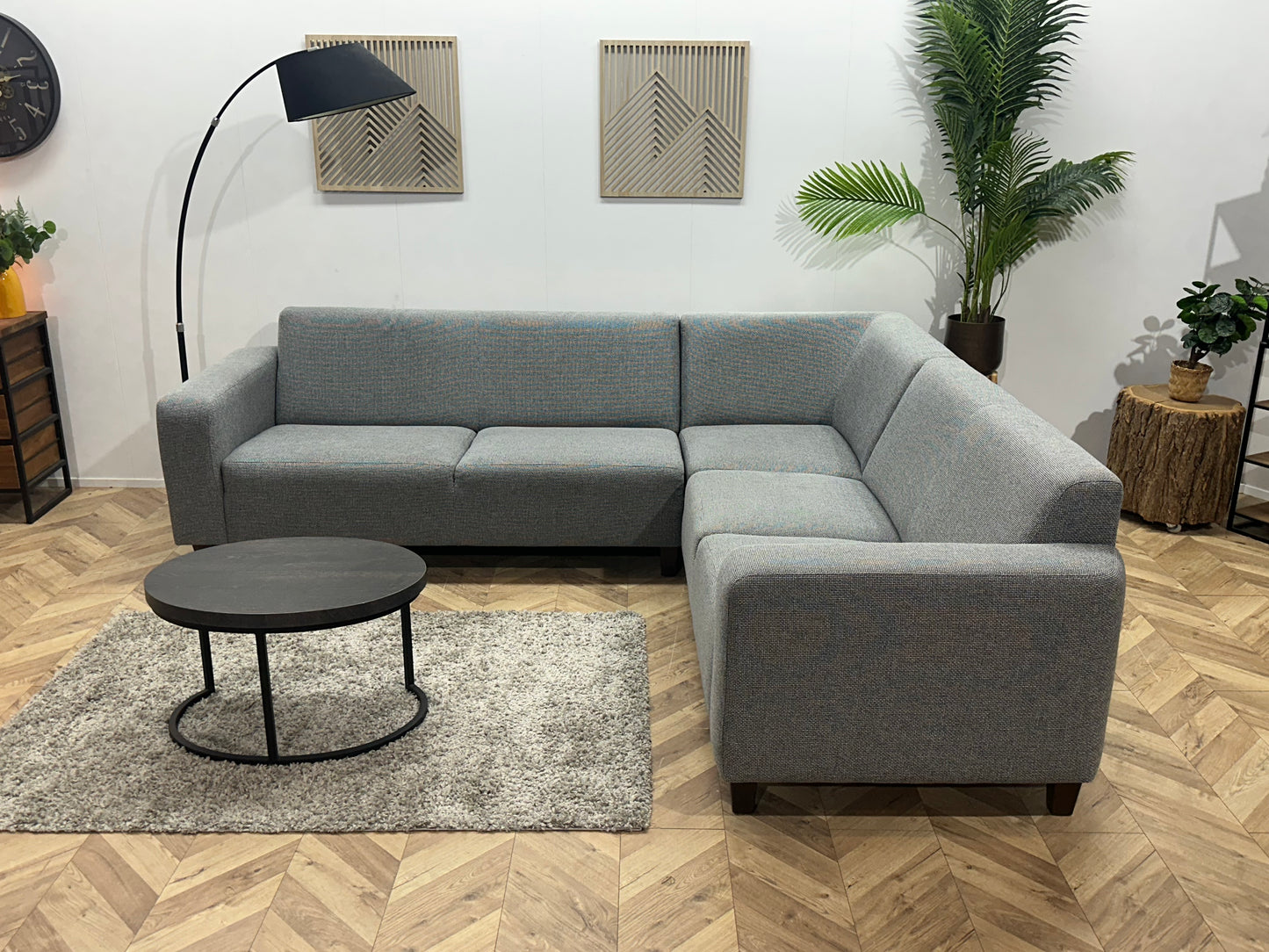 Licht Grijze Hoekbank ~ Vaste Kussens