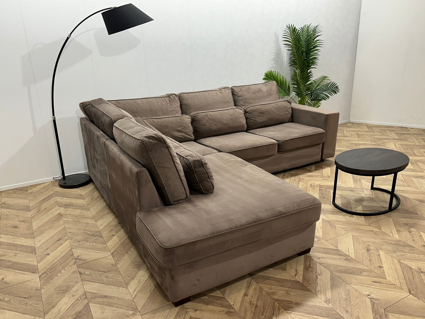 Bruine Velvet Hoekbank ~ Losse Kussens Met Afneembare Hoezen