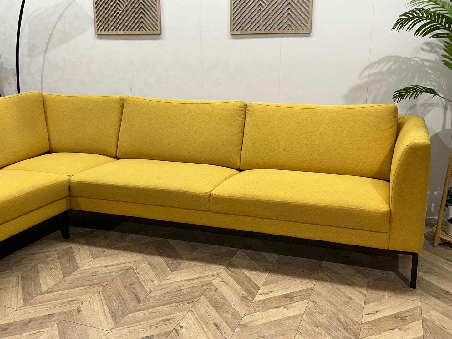 Gele Hoekbank ~ Losse Rugkussens Met Afneembare Hoezen