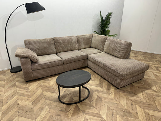 Beige Ribstof Hoekbank ~ Losse Kussens Met Afneembare Hoezen