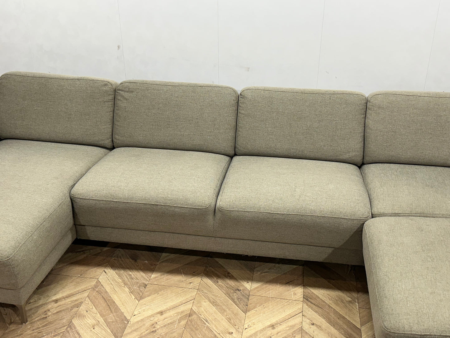 Beige U Bank ~ Losse Rugkussens Met Afneembare Hoezen