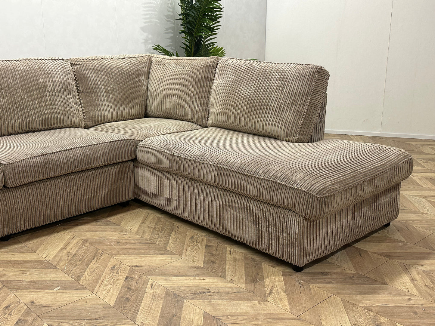 Beige Ribstof Hoekbank ~ Losse Kussens Met Afneembare Hoezen