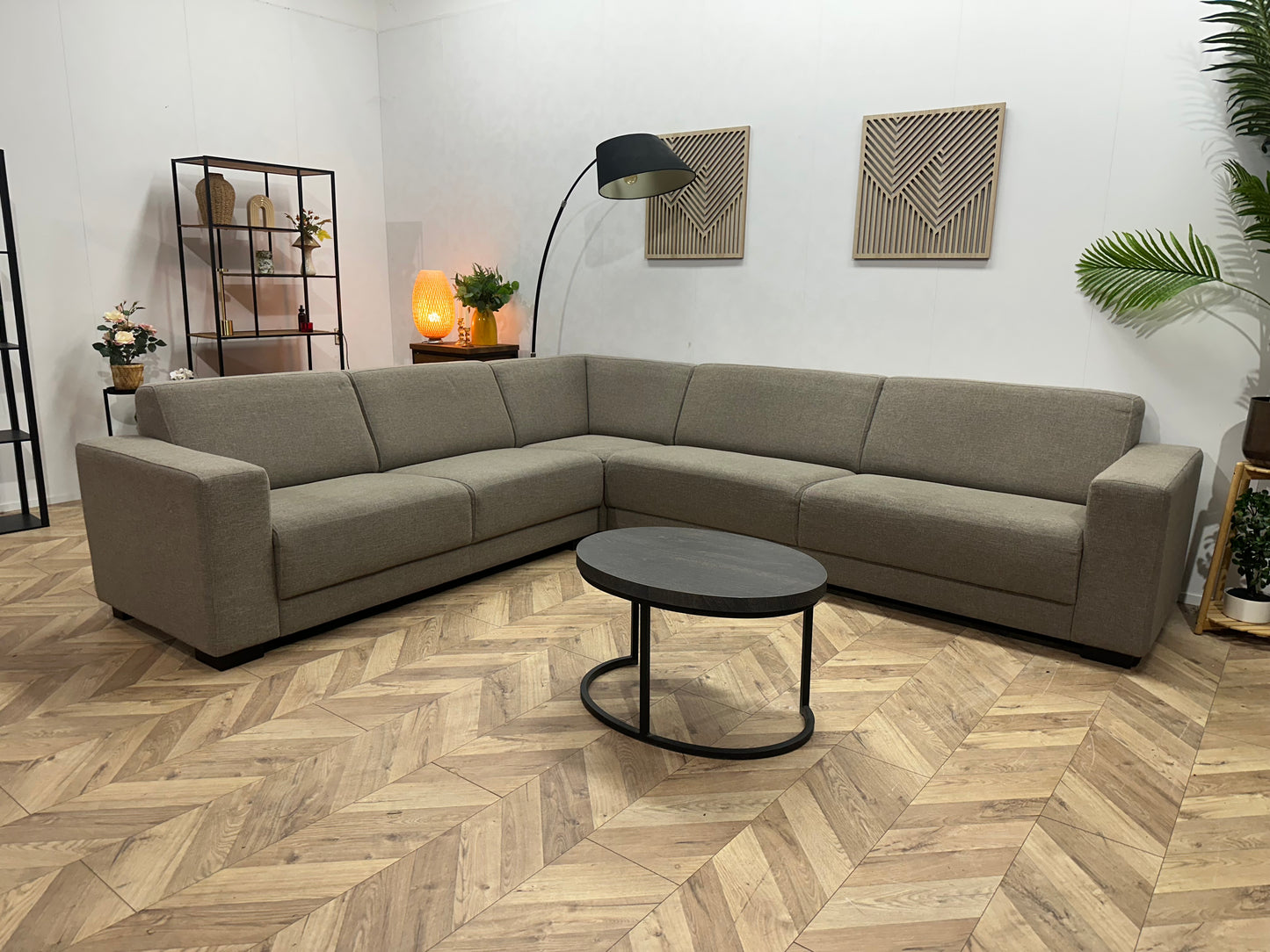 Licht Grijze Hoekbank ~ Vaste Kussens