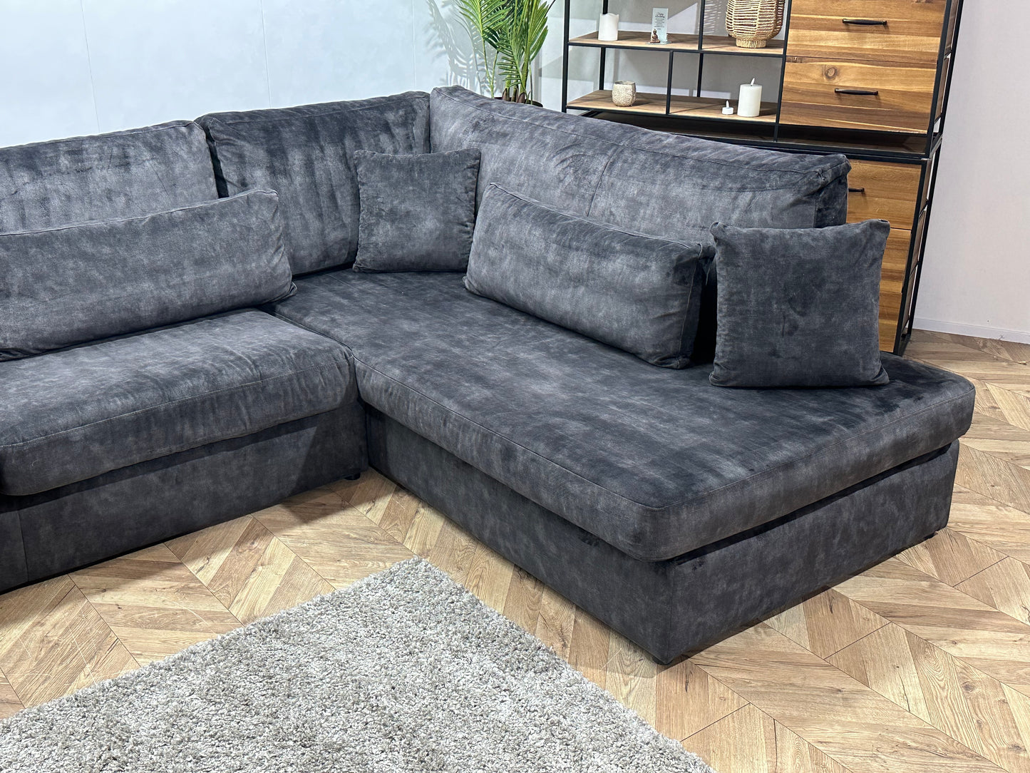 Antraciet Velvet U Bank ~ Nieuwstaat