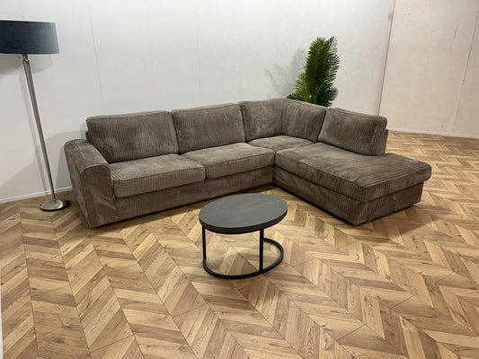 Taupe Ribstof Hoekbank ~ Losse Kussens Met Afneembare Hoezen