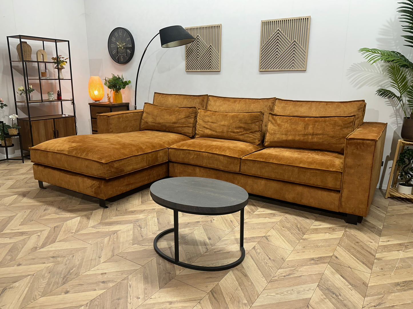 Oosterbaan Cognac Bruine Velvet Hoekbank ~ Losse Kussens Met Afneembare Hoezen