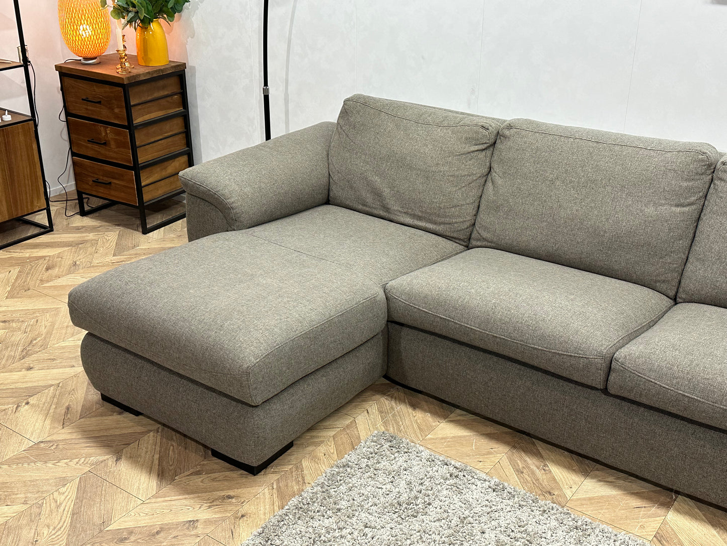 Grijze Hoekbank ~ Vaste Kussens