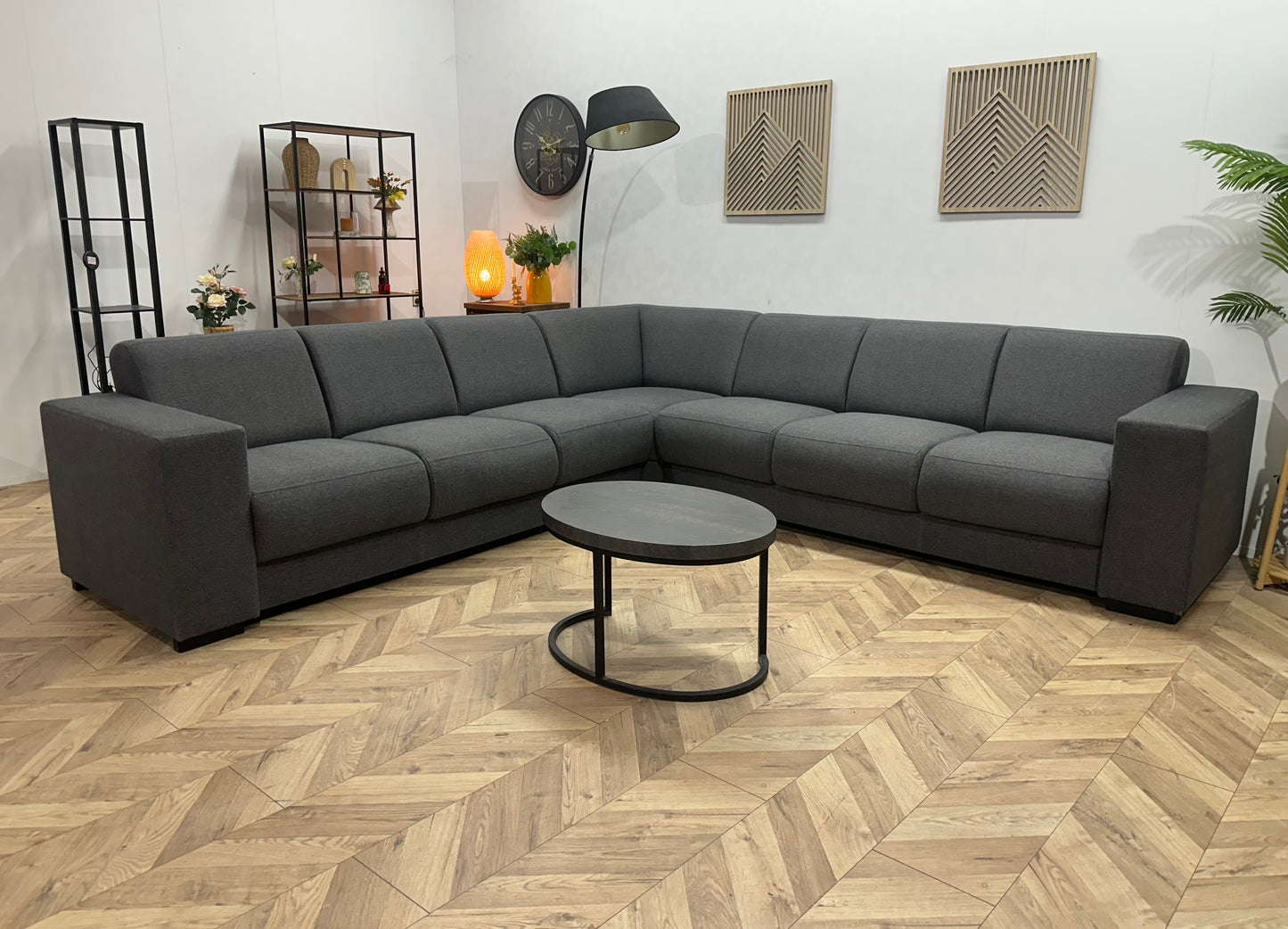 Grijze Ruime Hoekbank ~ Vaste Kussens
