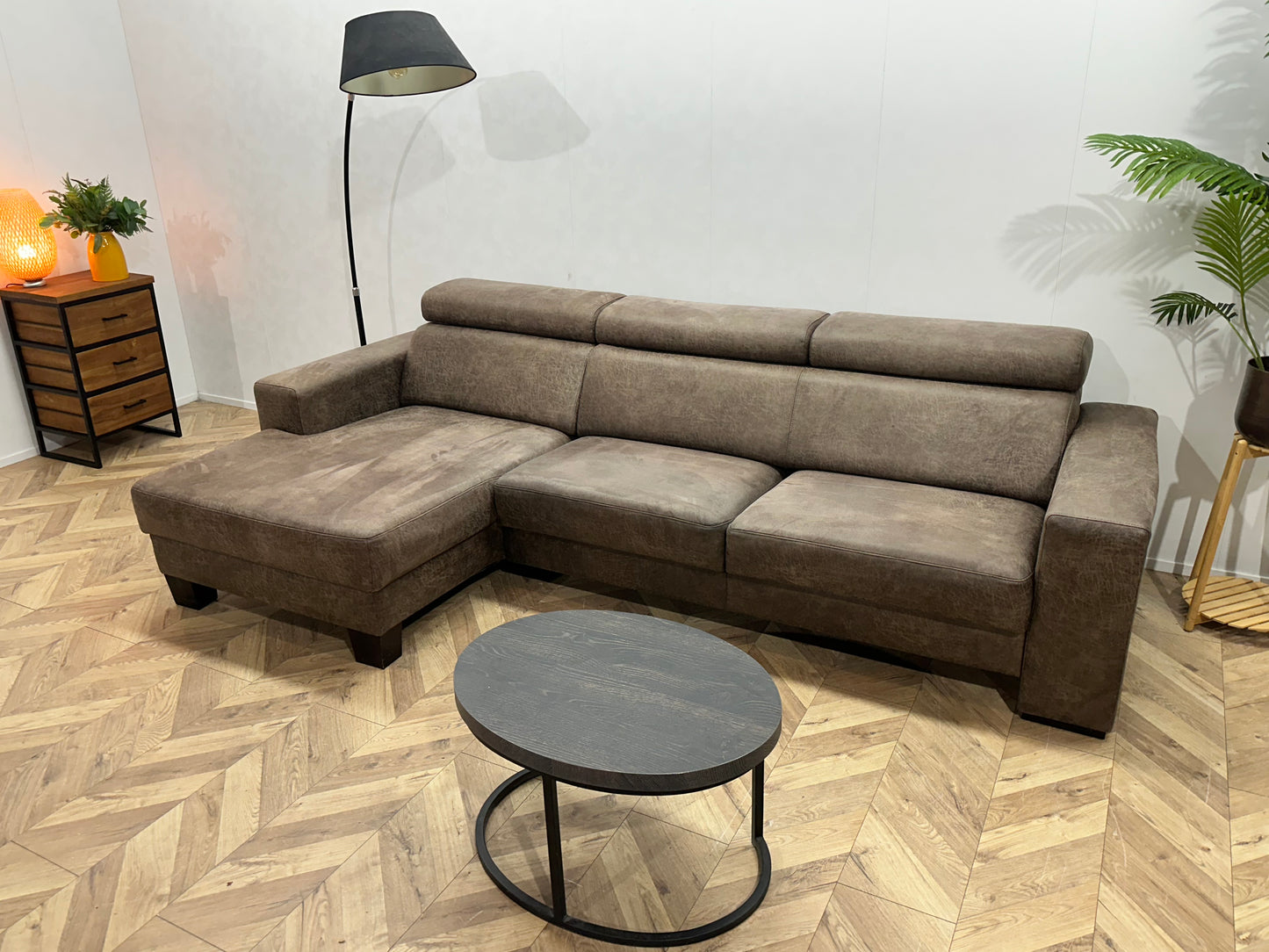 In.House Bruine Suède Stoffen Hoekbank ~ Verstelbare Hoofdsteunen