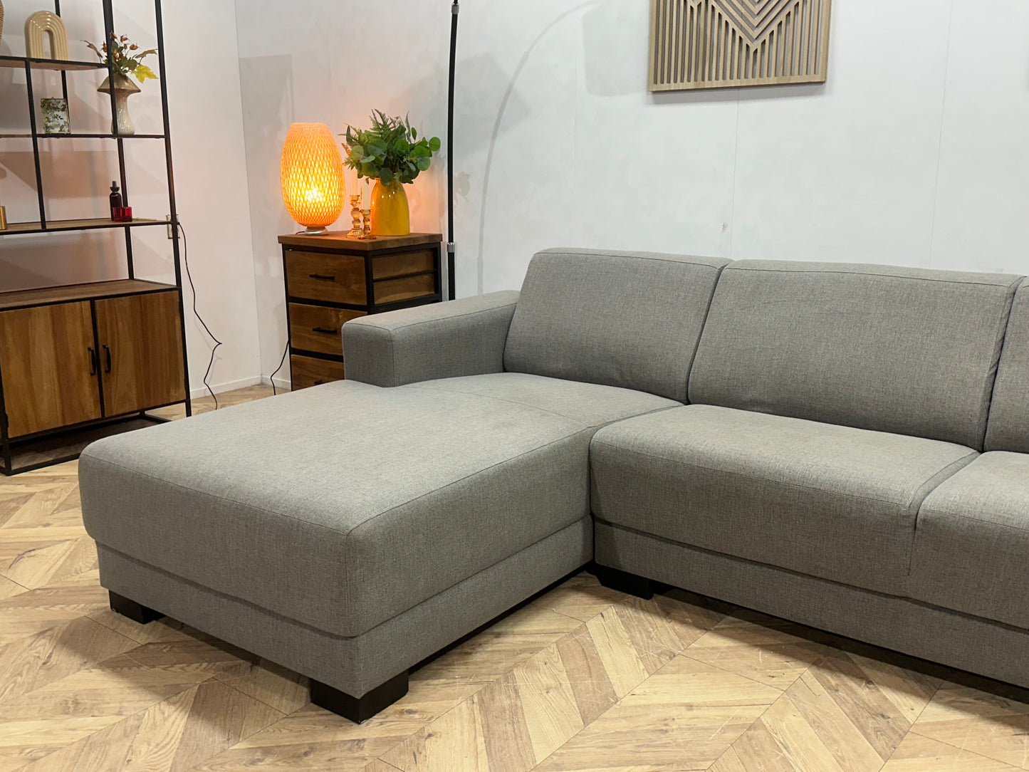 Licht Grijze Hoekbank ~ Vaste Kussens