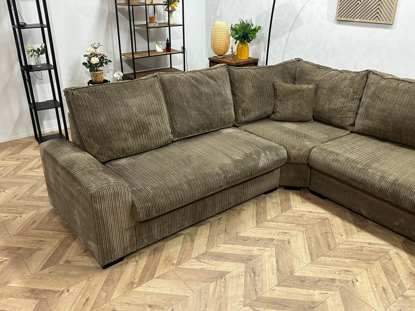 Bruine Ribstof Hoekbank ~ Losse Kussens Met Afneembare Hoezen