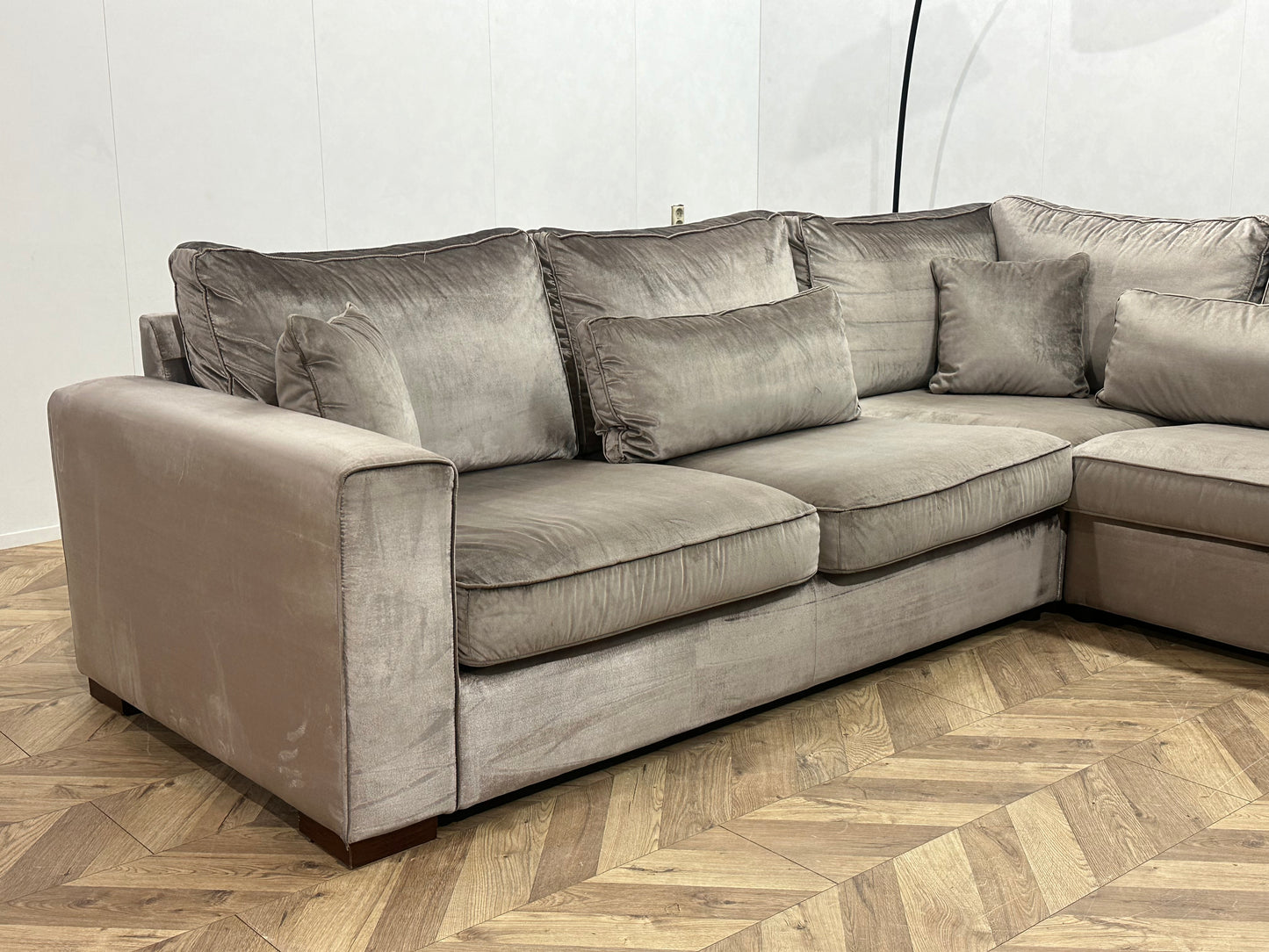 Grijze Ruime Velvet U Bank ~ Losse Kussens Met Afneembare Hoezen