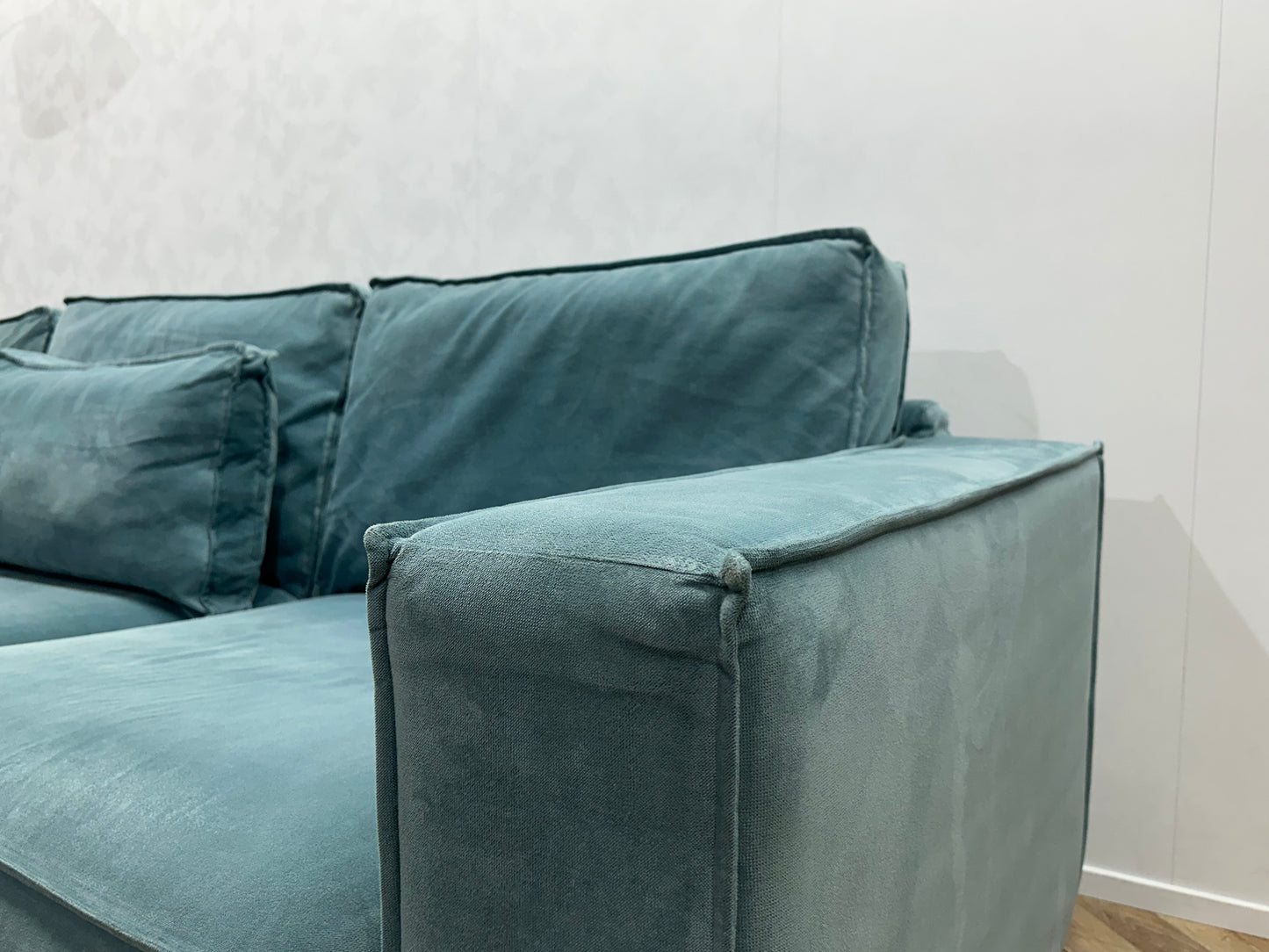 Licht Blauwe Velvet Hoekbank ~ Losse Kussens Met Afneembare Hoezen