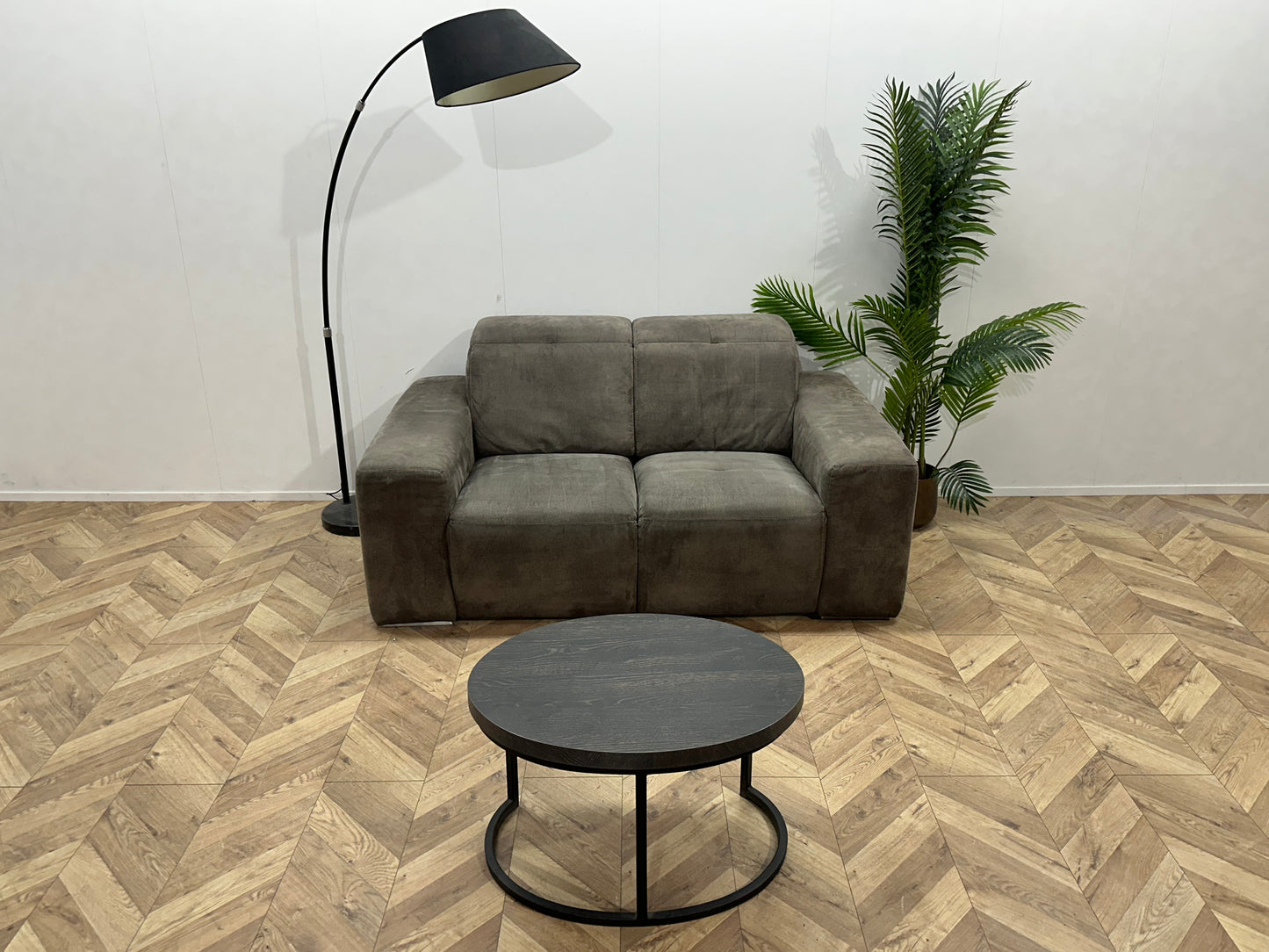 Bruin/Grijze Suède Stoffen 2-Zits Bank ~ Relaxfunctie ~ Verstelbare Hoofdsteunen