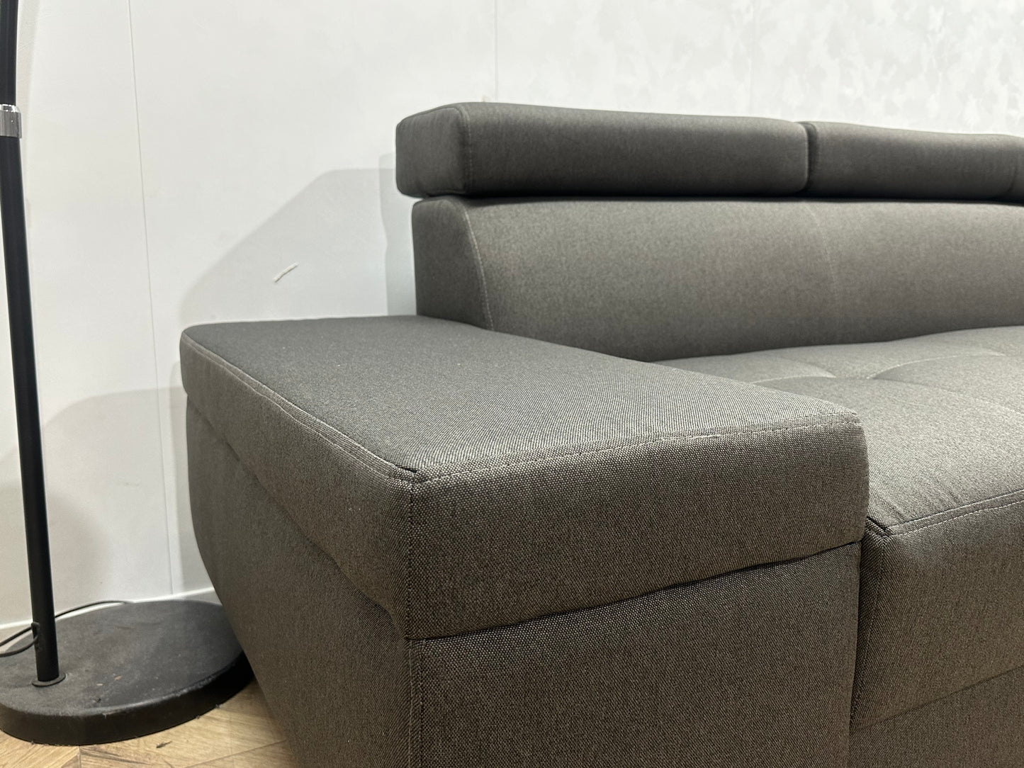 !Showroommodel! Grijze Hoekbank ~ Verstelbare Hoofdsteunen