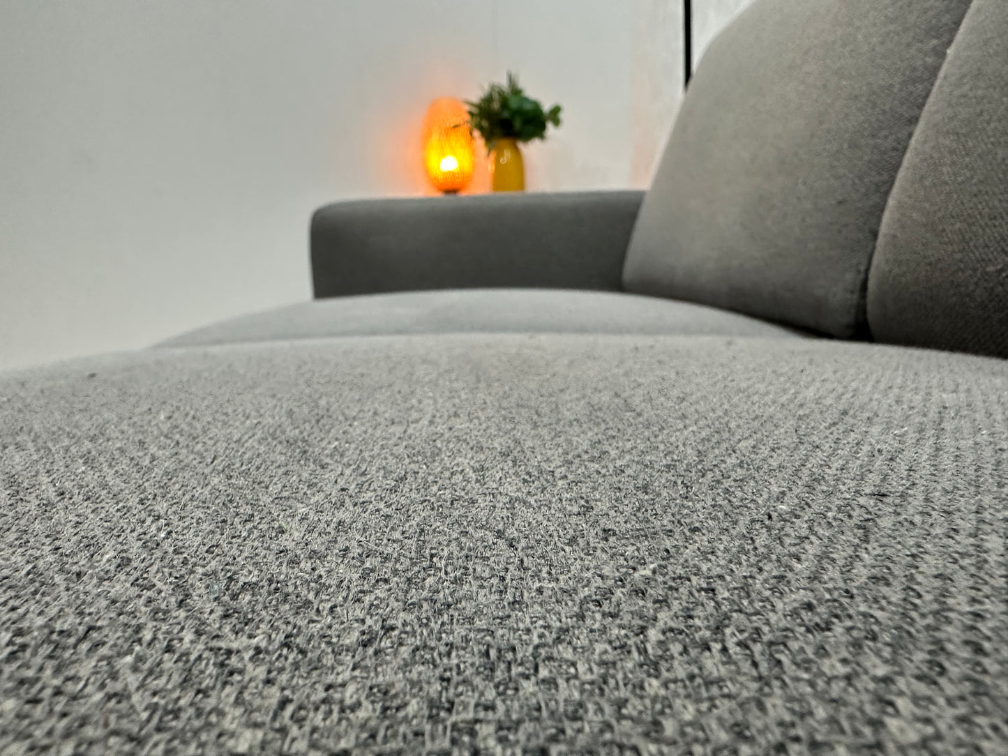 Grijze 2.5-Zits Bank ~ Losse Rugkussens Met Afneembare Hoezen