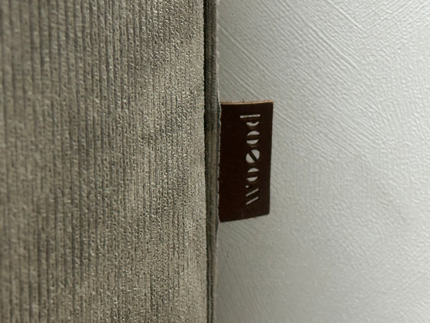 Woood Grijze Ribstof Hoekbank ~ Losse Rugkussens Met Afneembare Hoezen