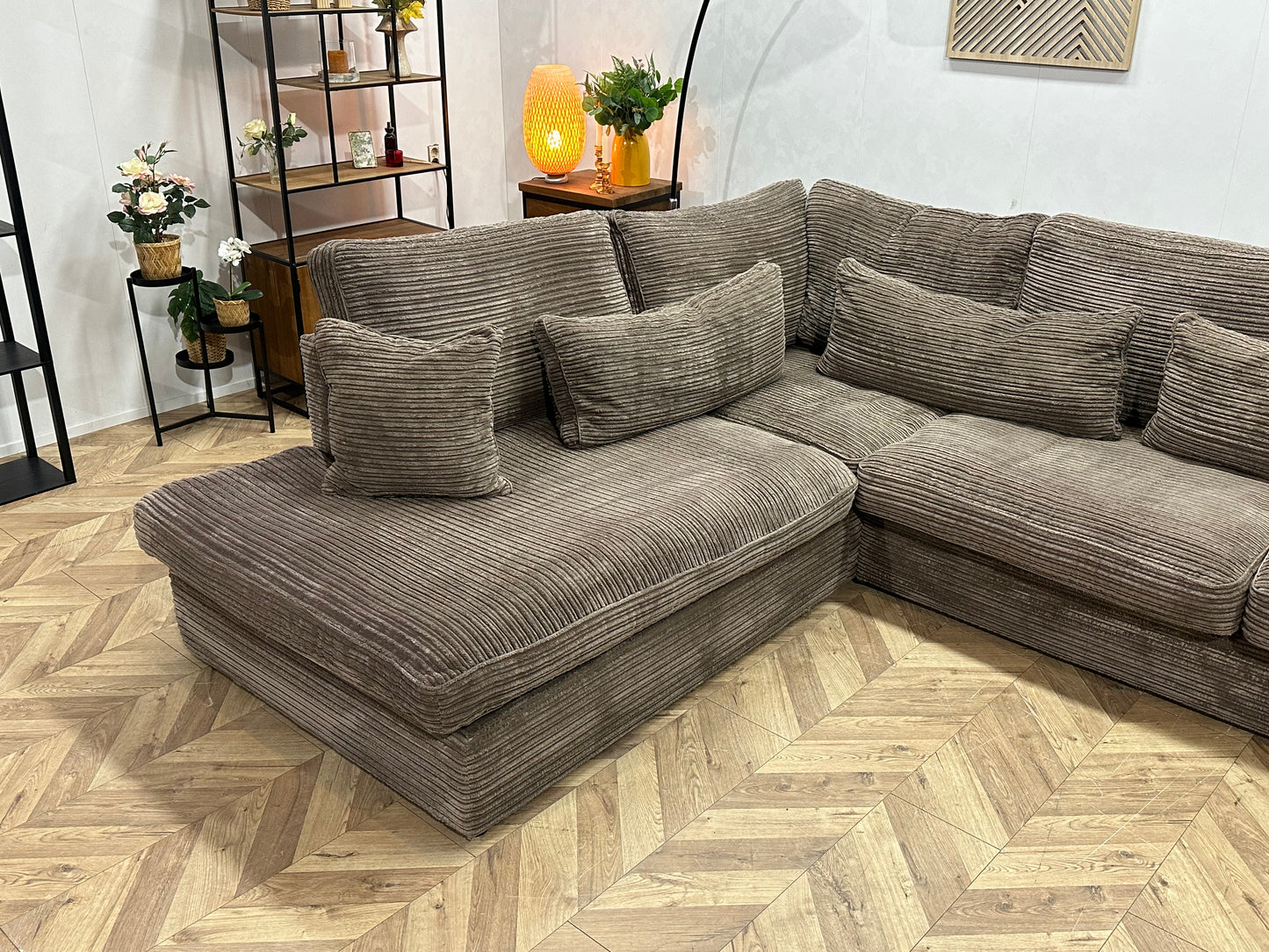 Bruine Ribstof Hoekbank ~ Losse Kussens Met Afneembare Hoezen