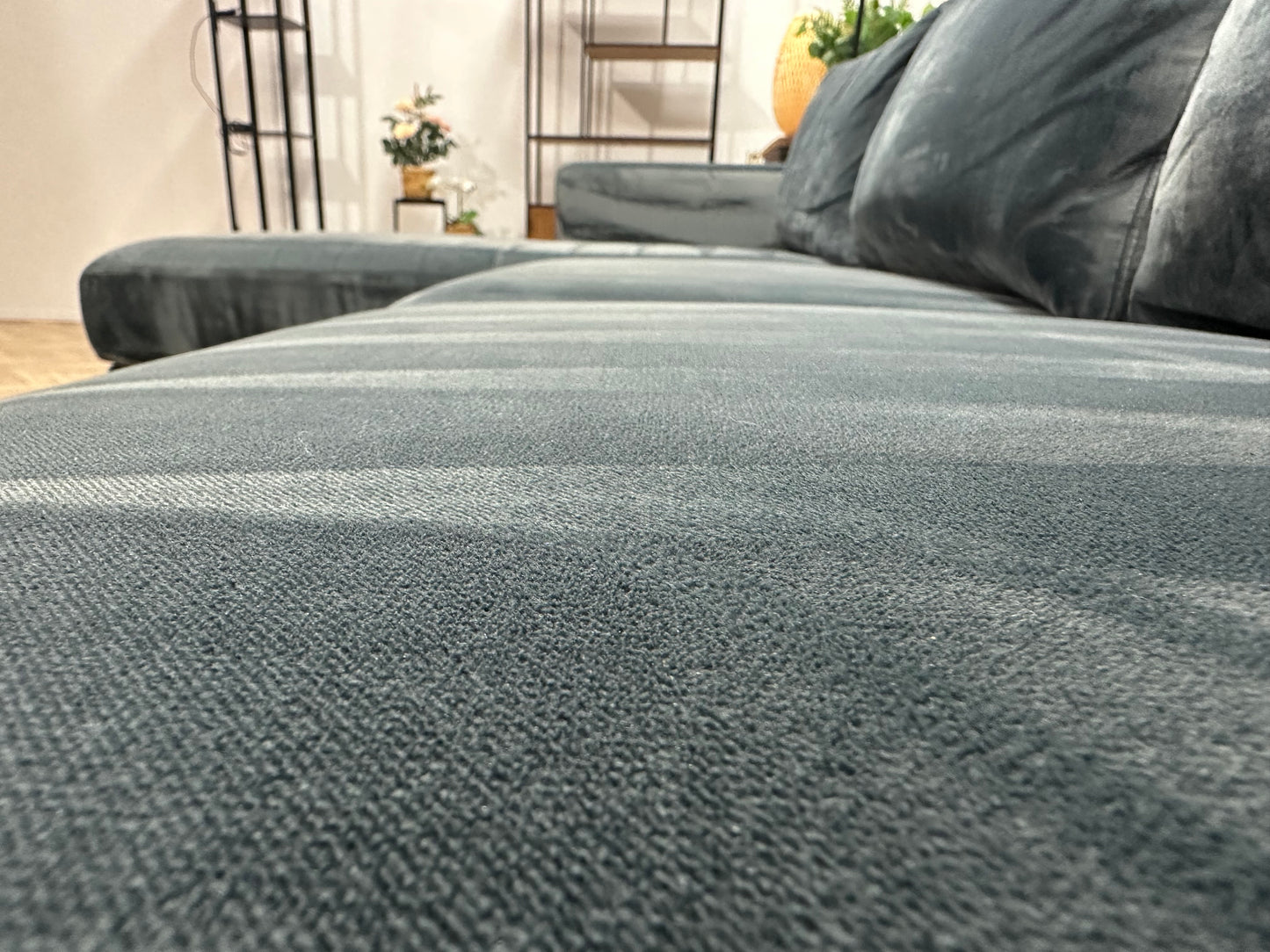 Blauwe Velvet Hoekbank ~ Losse Rugkussens Met Afneembare Hoezen