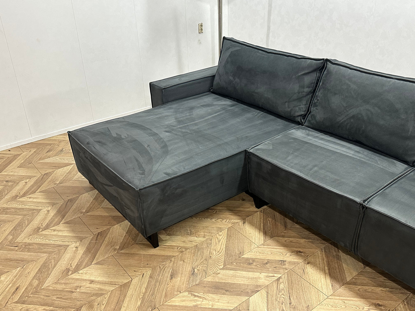Donker Blauwe Suede Lederen Hoekbank ~ Losse Rugkussens Met Afneembare Hoezen