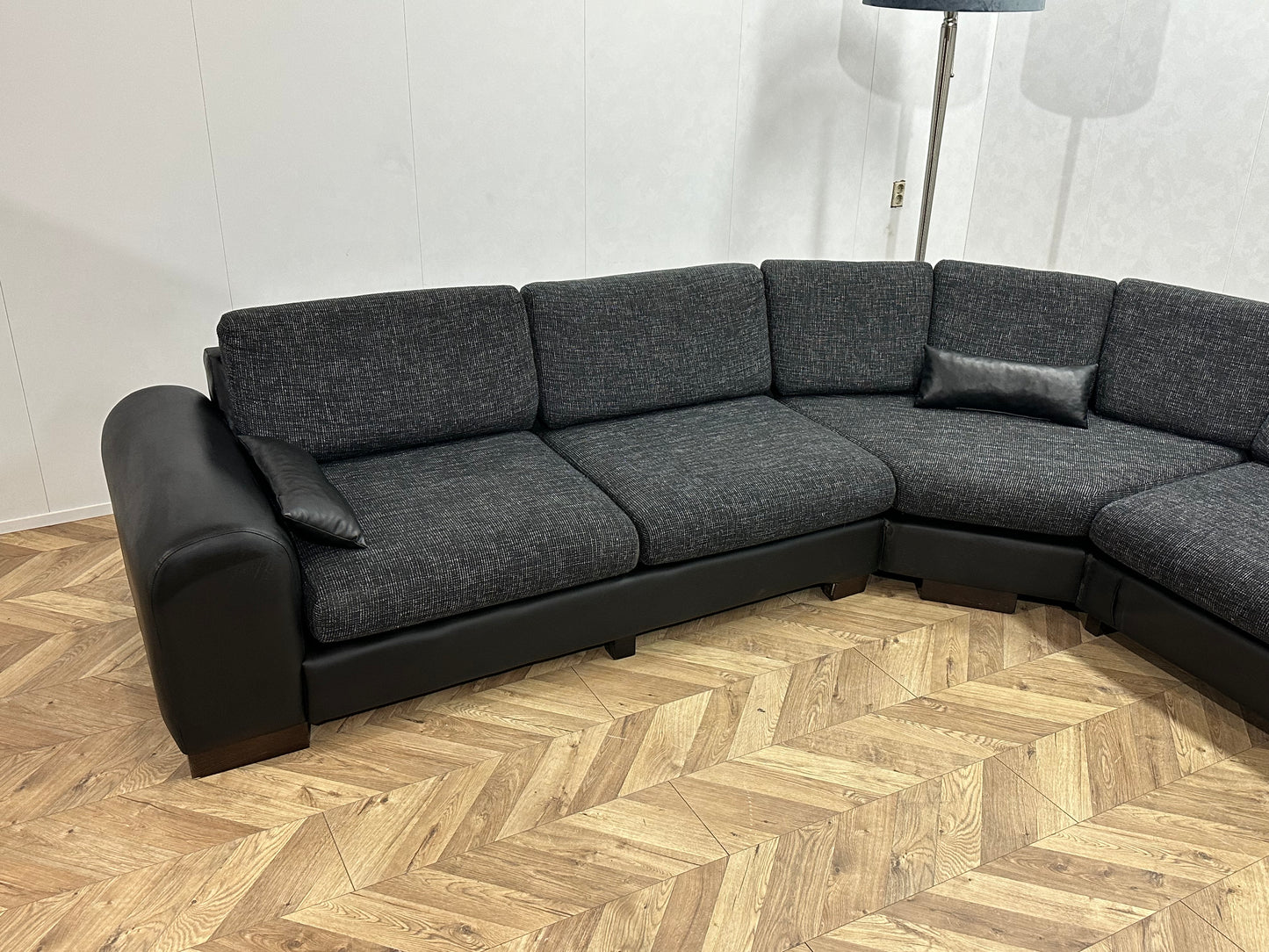 Zwarte/Antraciet Lederen/Stoffen Hoekbank Inc Hocker ~ Losse Kussens Met Afneembare Hoezen