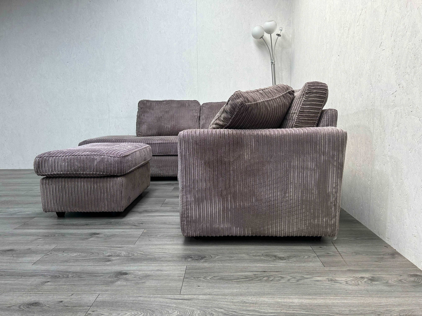 Beige Ribstof Hoekbank Met Hocker ~ Losse Kussens Met Afritsbare Hoezen