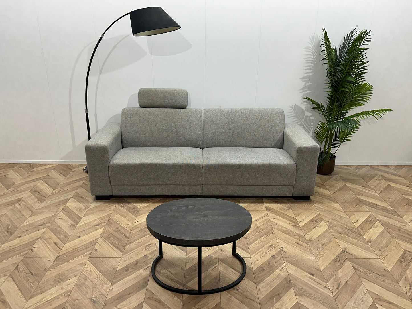 Licht Grijze 2.5-Zits Bank ~ Vaste Kussens