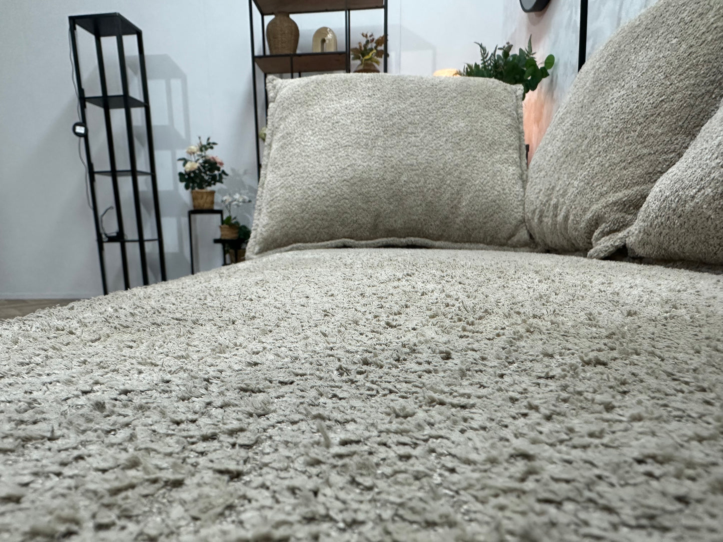 Crème Bouclé 2.5-Zits Bank ~ Losse Rugkussens Met Afneembare Hoezen