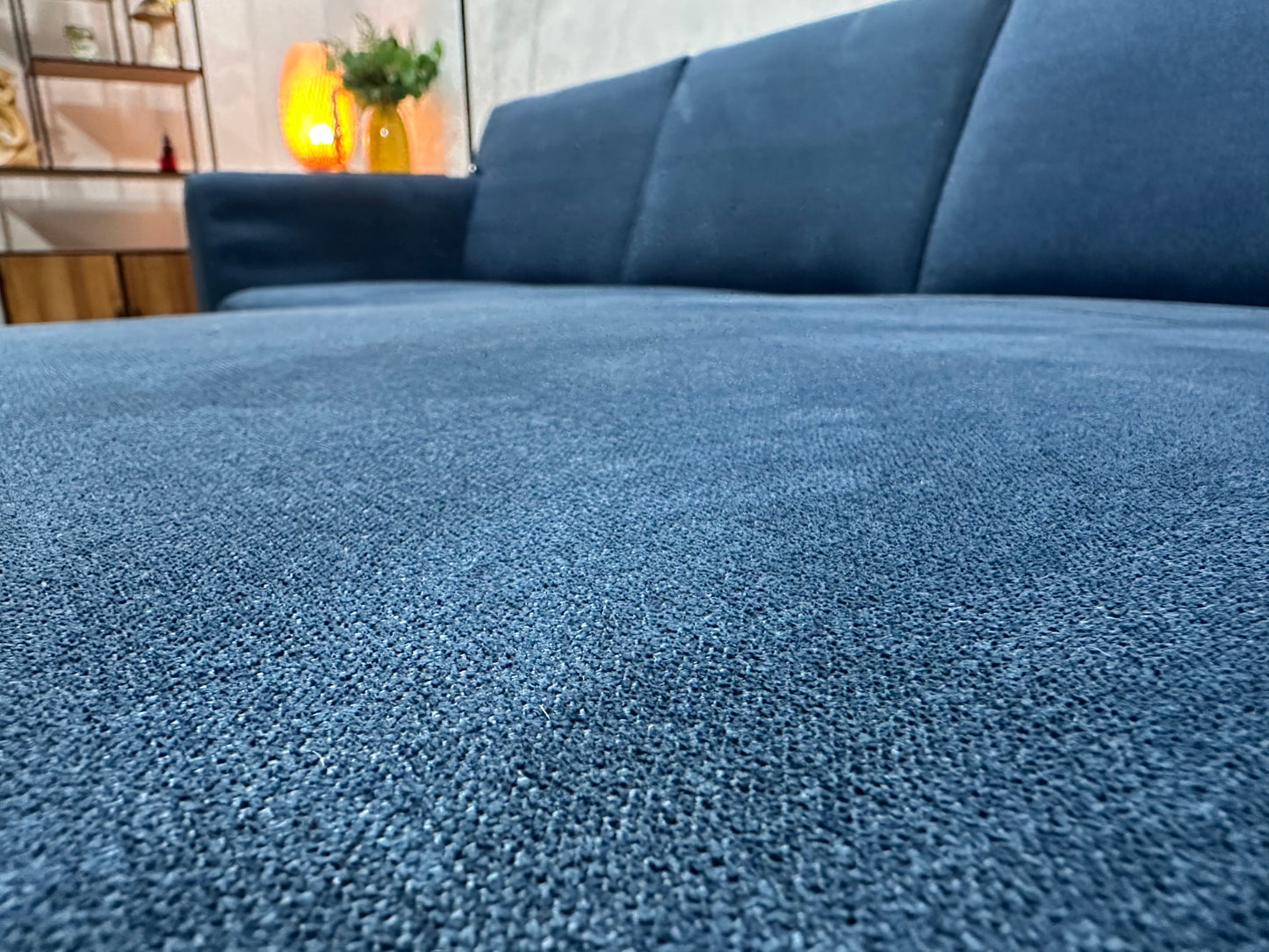 Montèl Blauwe Suède Stoffen Hoekbank ~ Vaste Kussens