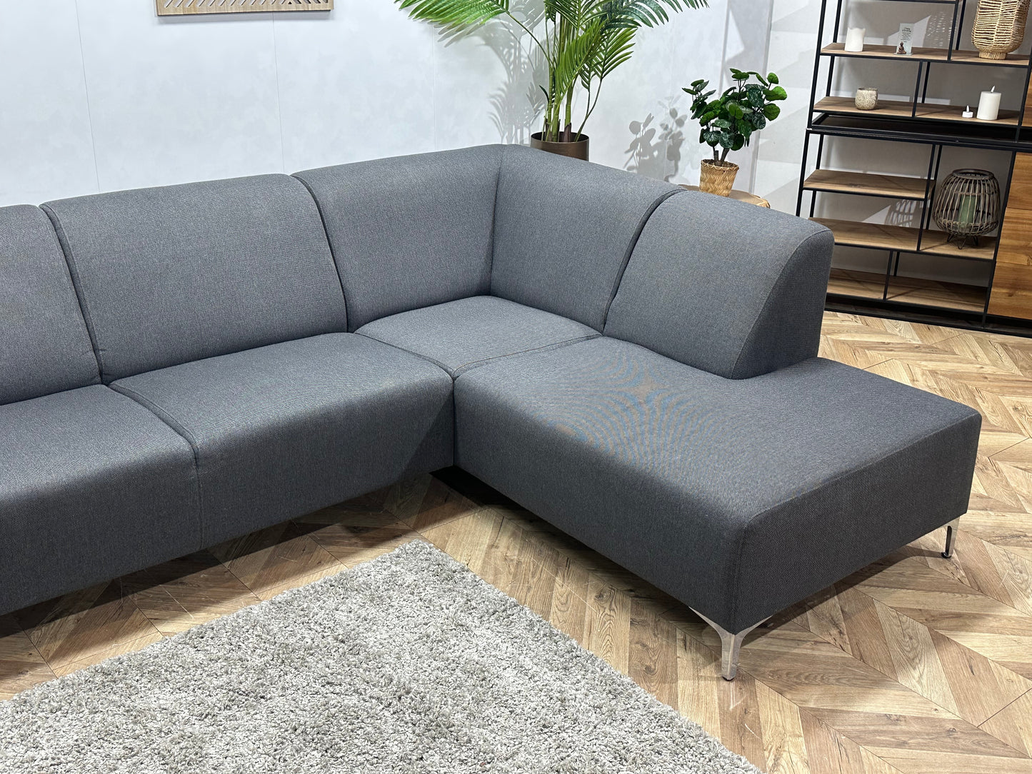 Grijze Hoekbank ~ Vaste Kussens