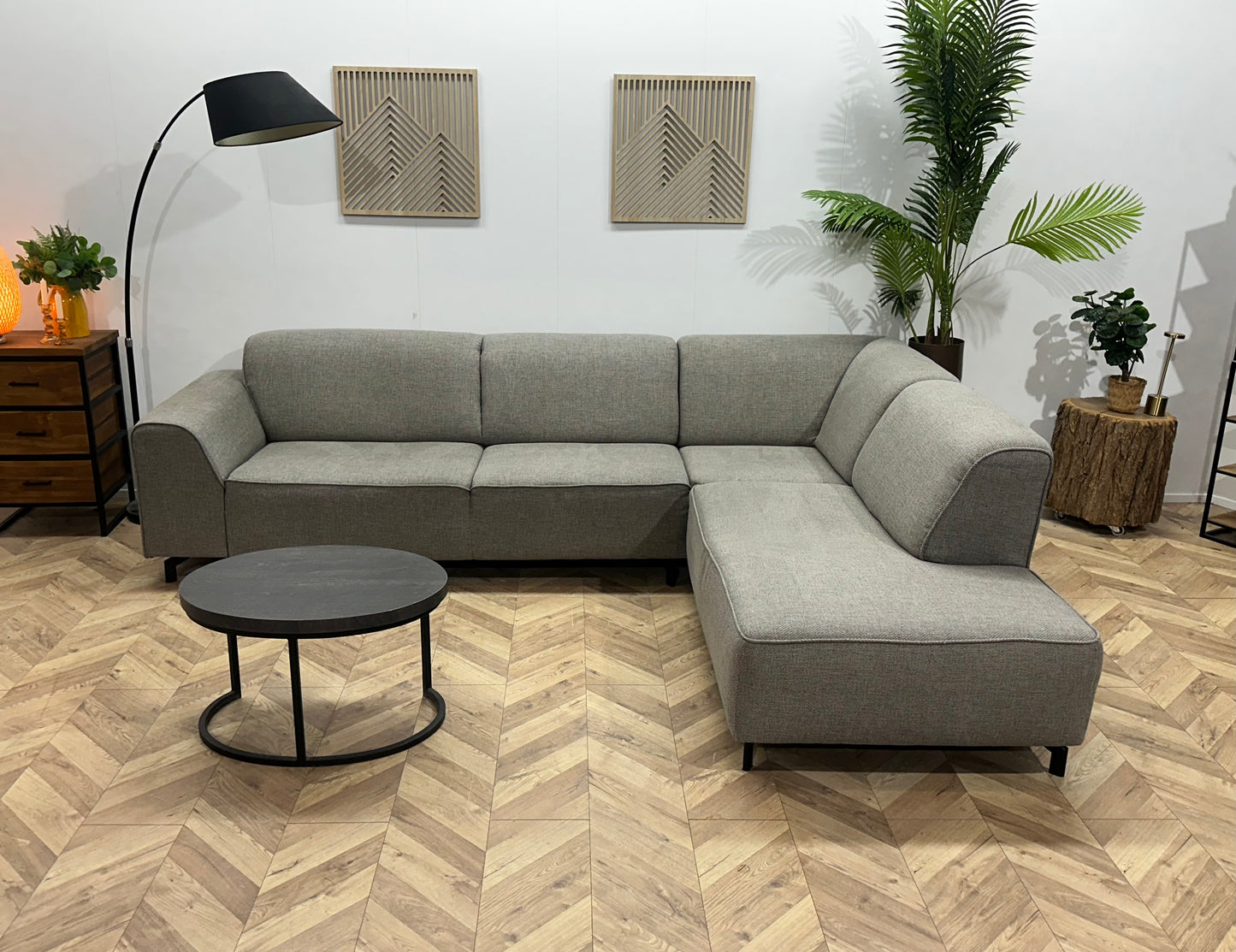 Licht Grijze Hoekbank ~ Vaste Kussens