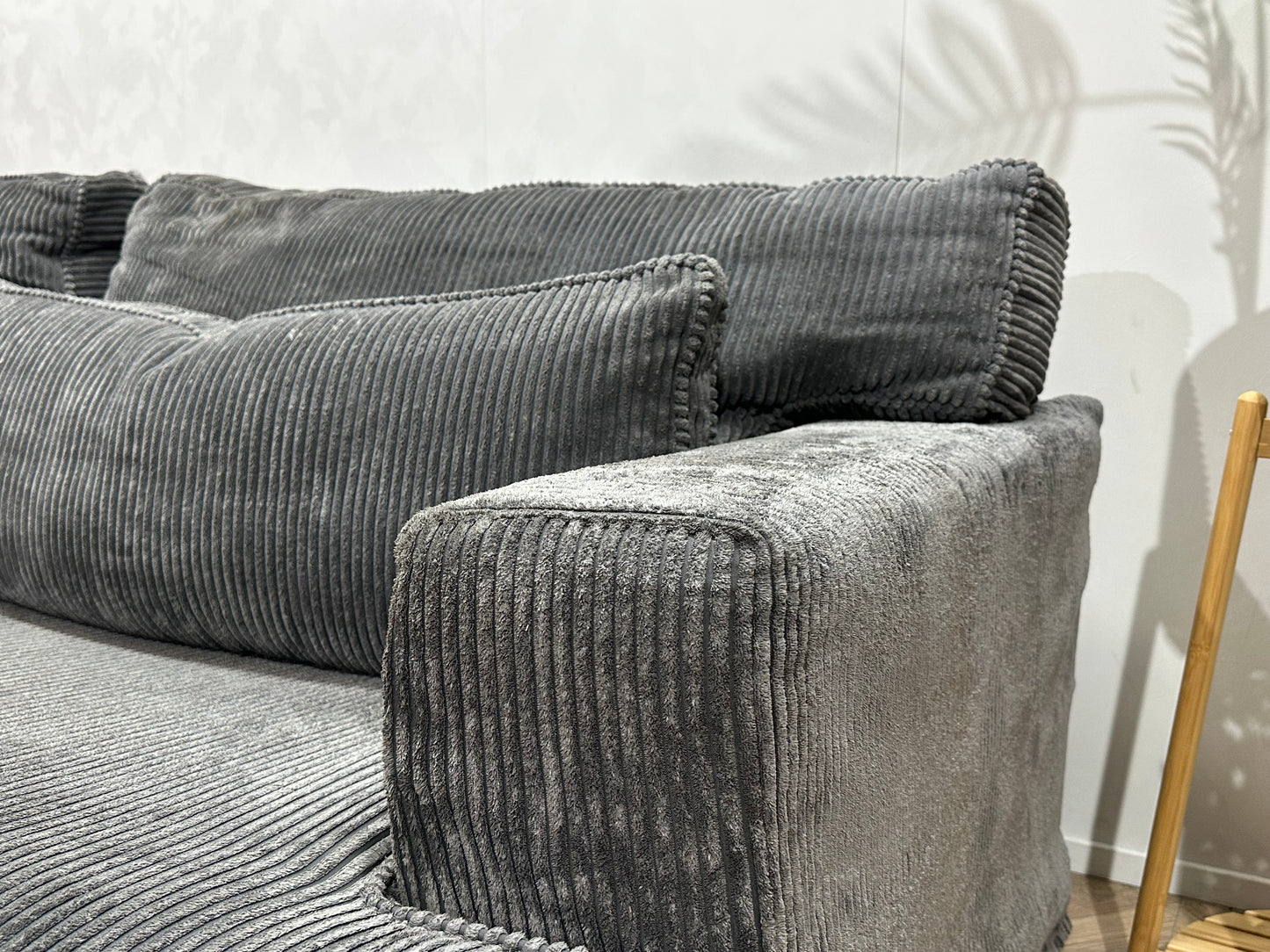 Grijze Ribstof 2.5-Zits Bank ~ Losse Kussens Met Afneembare Hoezen