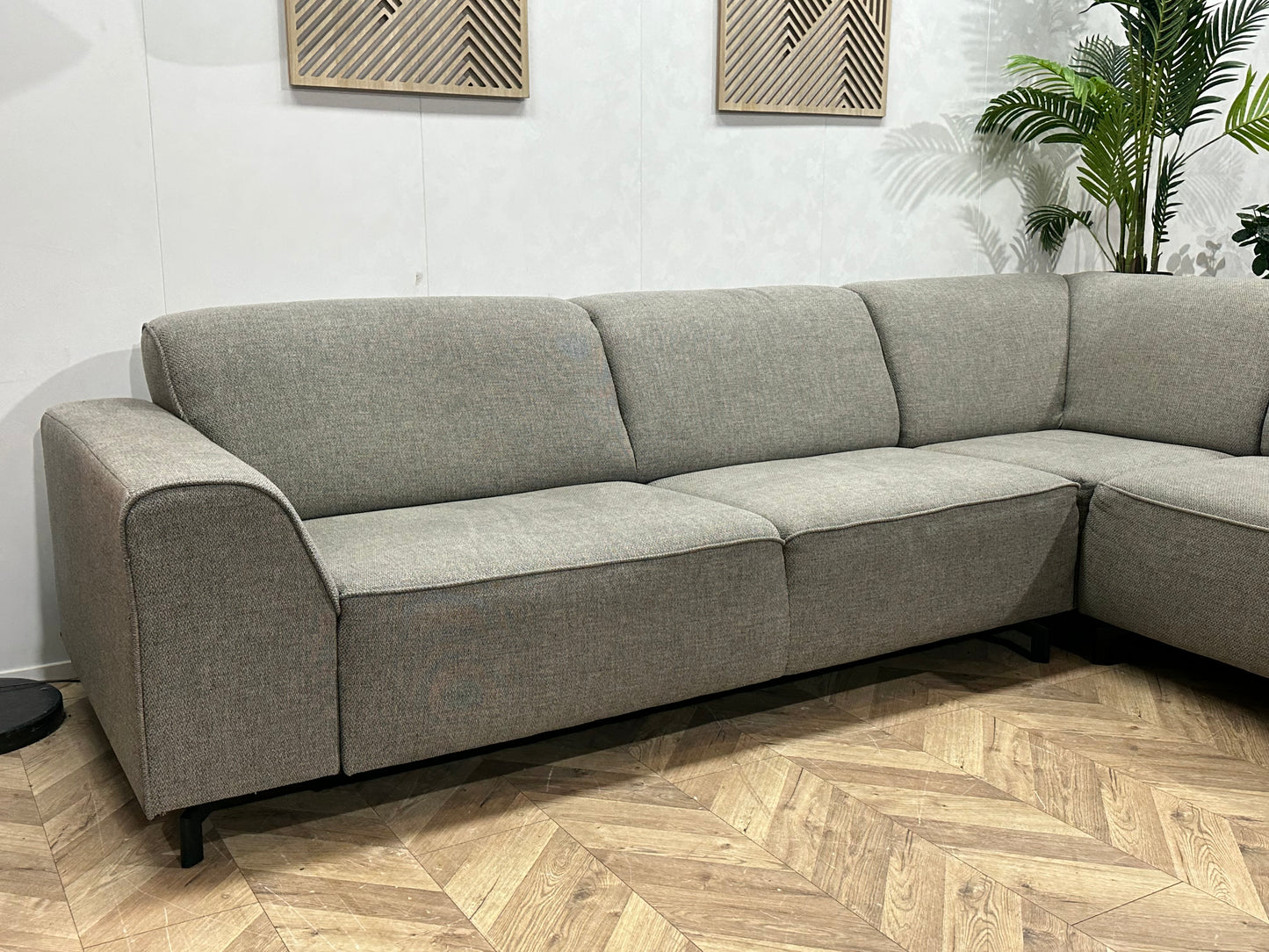 Licht Grijze Hoekbank ~ Vaste Kussens