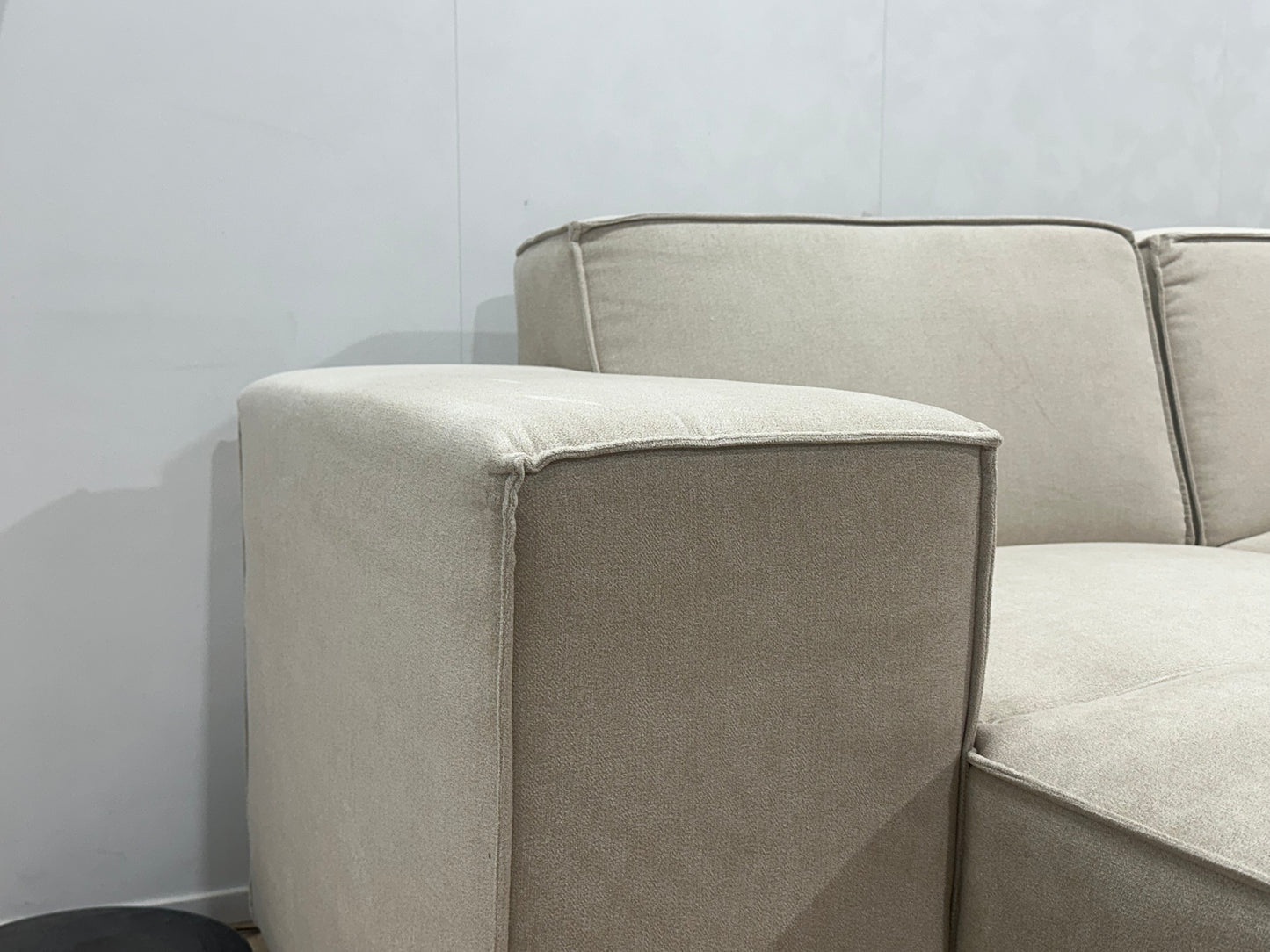 !Showroommodel! Crème Suède Stoffen U Bank