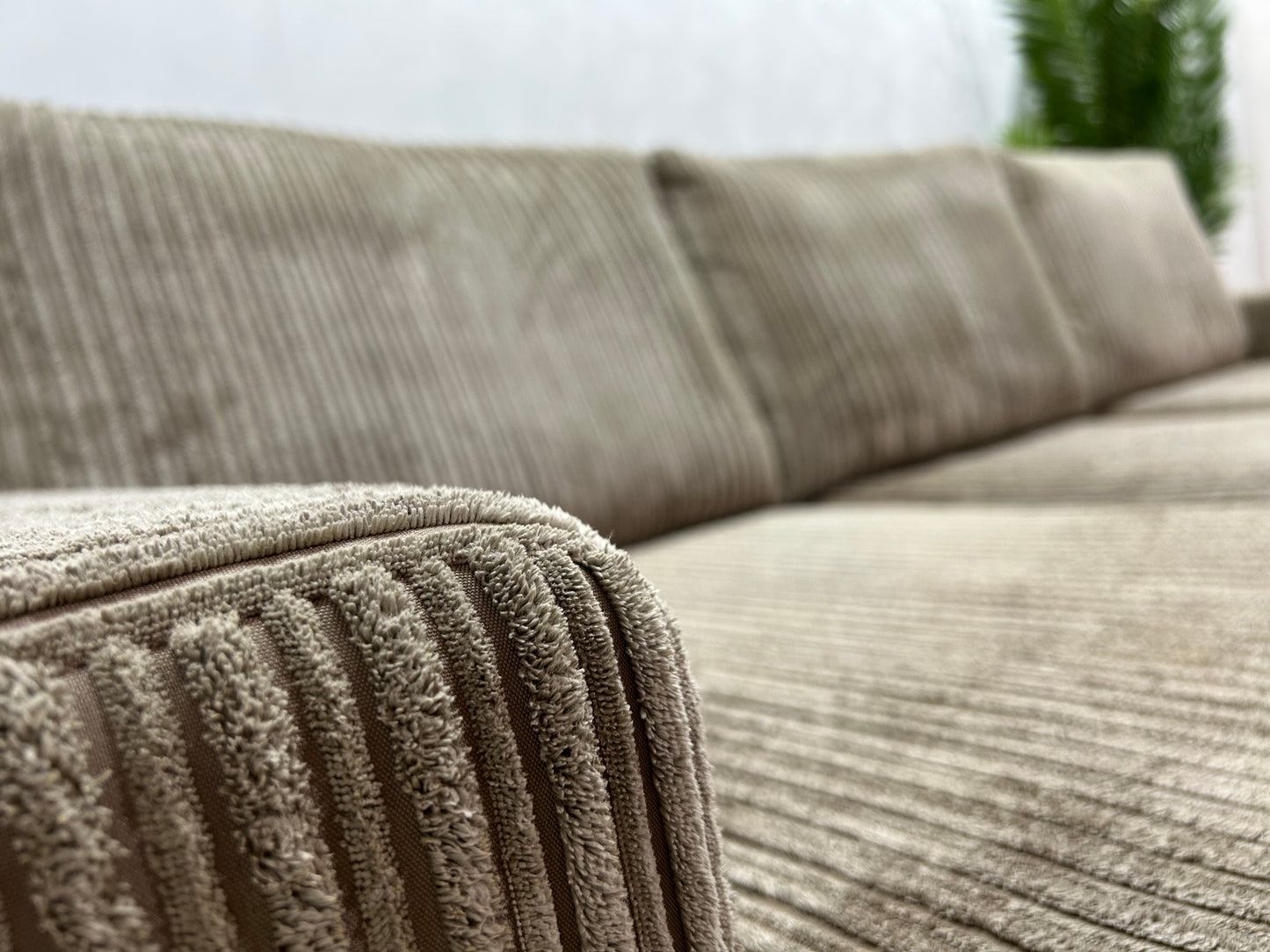 Beige Ribstof Hoekbank ~ Losse Kussens Met Afneembare Hoezen