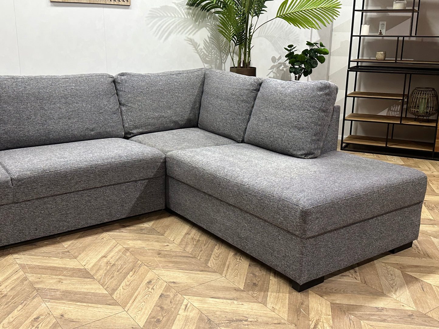 Grijze Hoekbank ~ Losse Rugkussens Met Afneembare Hoezen