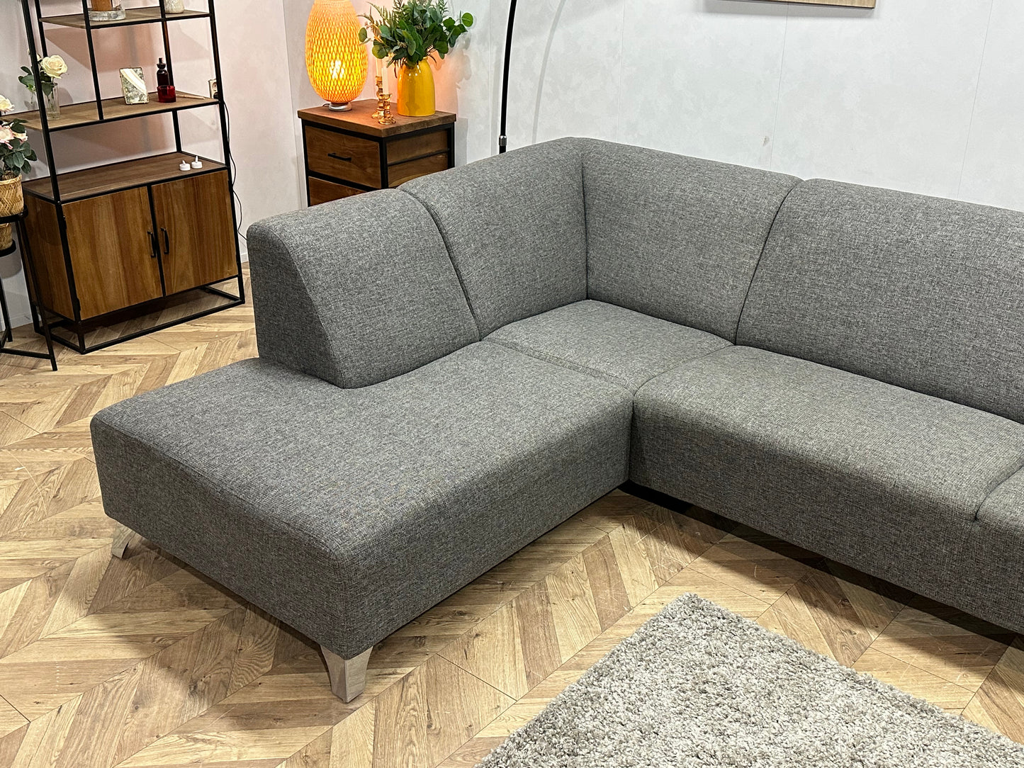 Grijze Hoekbank ~ Vaste Kussens