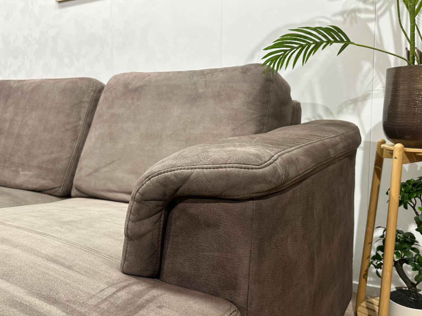 Licht Bruine Suède Stoffen U Bank ~ Vaste Kussens