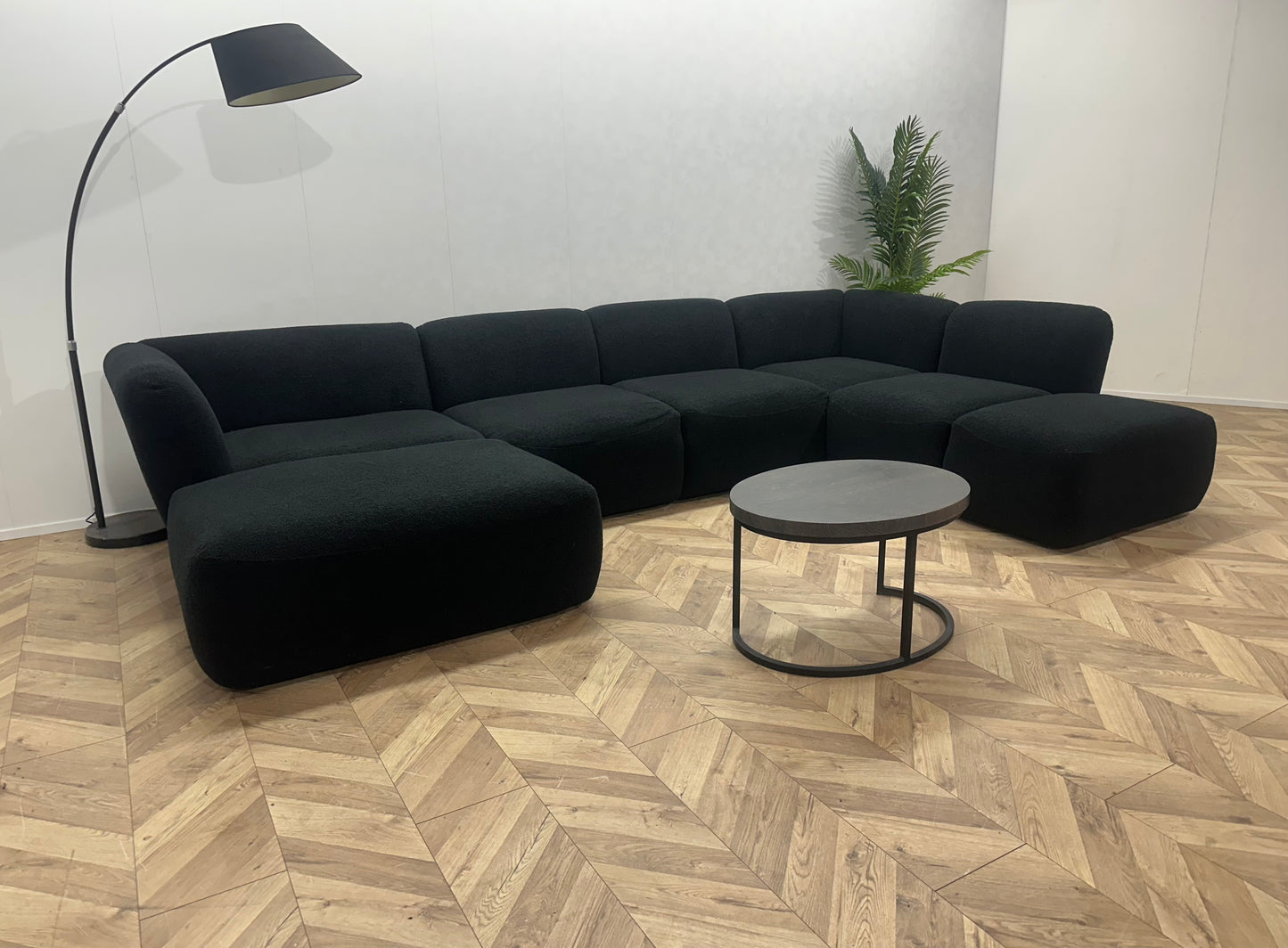 !Showroommodel! Zwarte Bouclé Stoffen U Bank