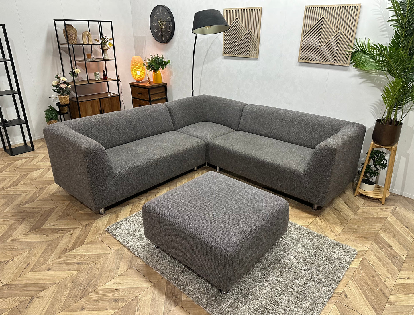 Grijze Hoekbank Inc Hocker ~ Vaste Kussens