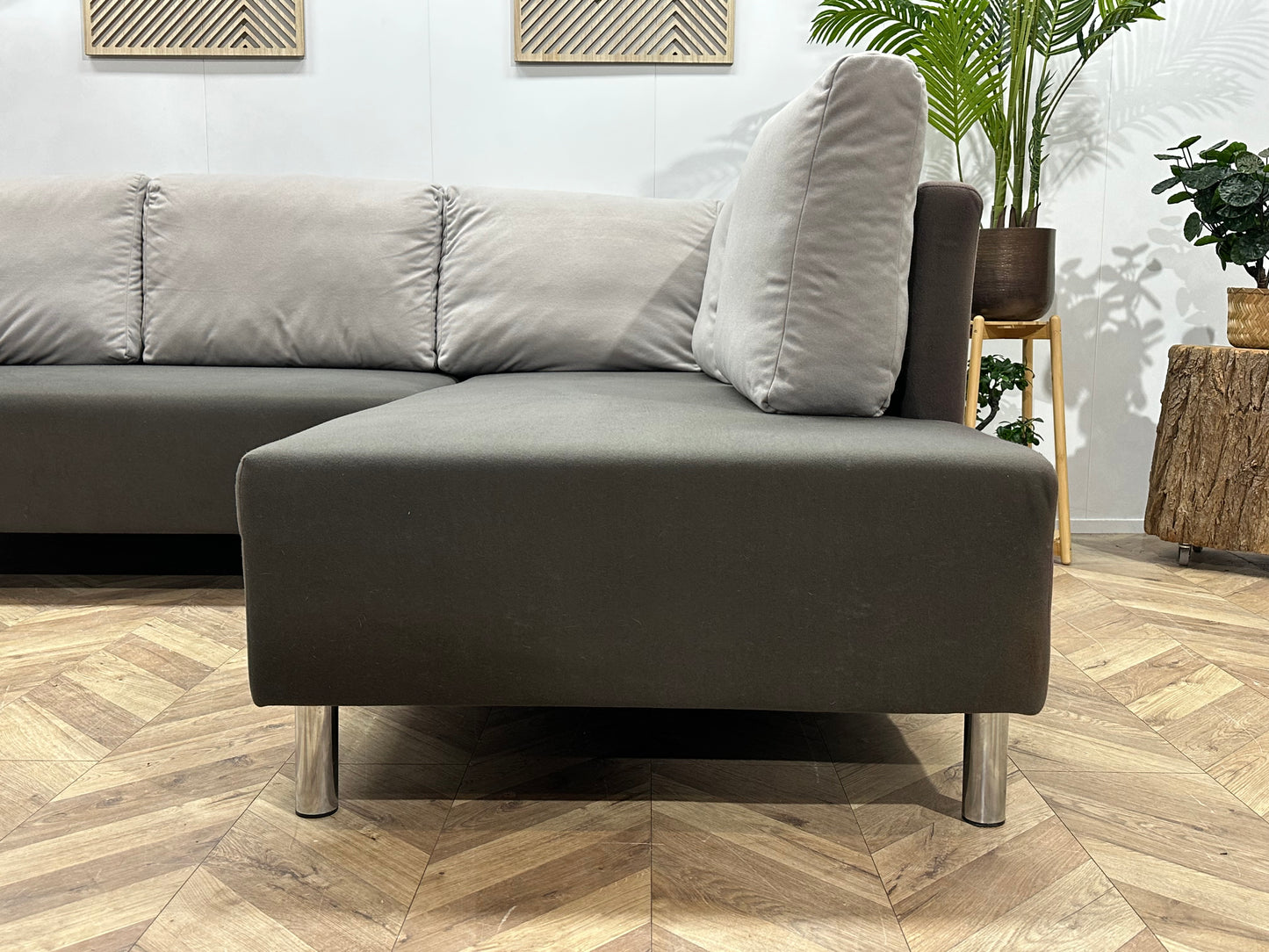 Grijze Hoekbank ~ Losse Licht Grijze Rugkussens Met Afneembare Hoezen