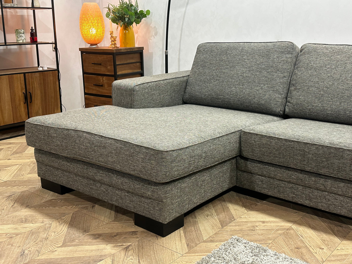 Grijze Hoekbank ~ Losse Kussens Met Afneembare Hoezen