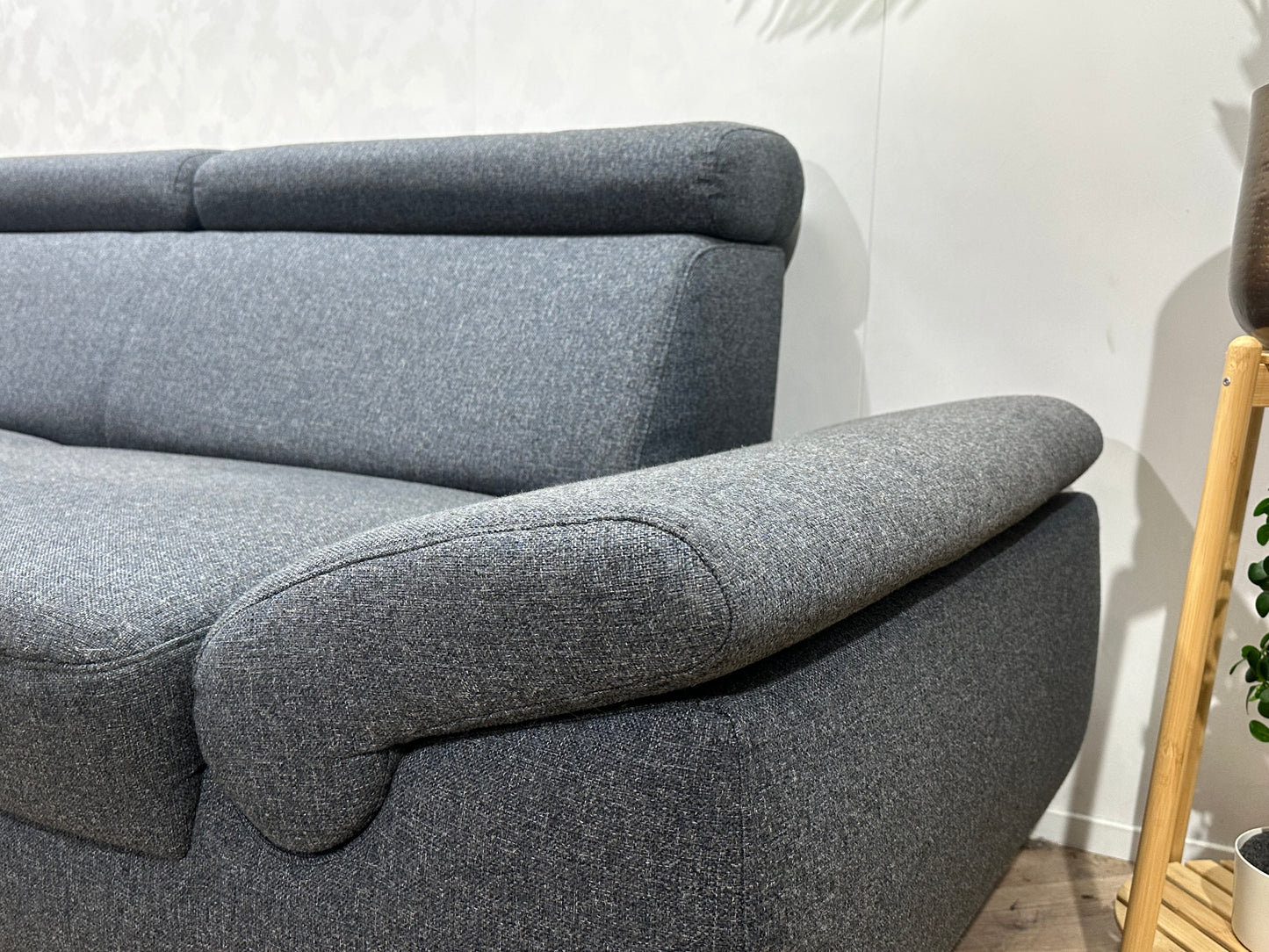 Montèl Blauwe/Grijze Hoekbank ~ Verstelbare Arm/Hoofdsteunen