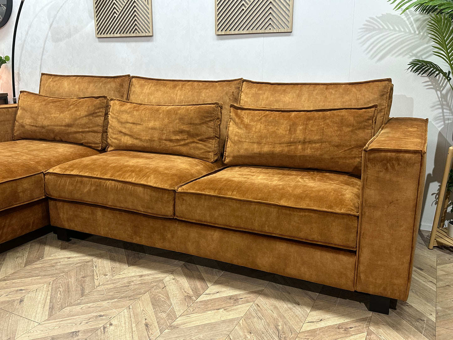 Oosterbaan Cognac Bruine Velvet Hoekbank ~ Losse Kussens Met Afneembare Hoezen