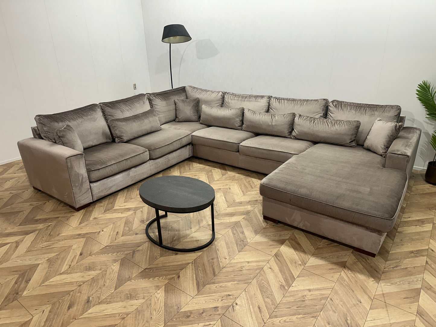 Grijze Ruime Velvet U Bank ~ Losse Kussens Met Afneembare Hoezen