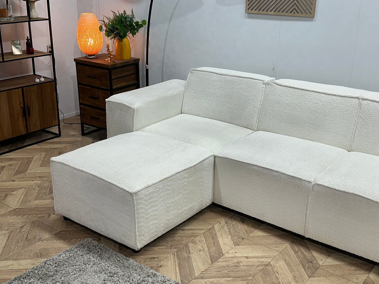 !Showroommodel! Witte Bouclé Stoffen U Bank