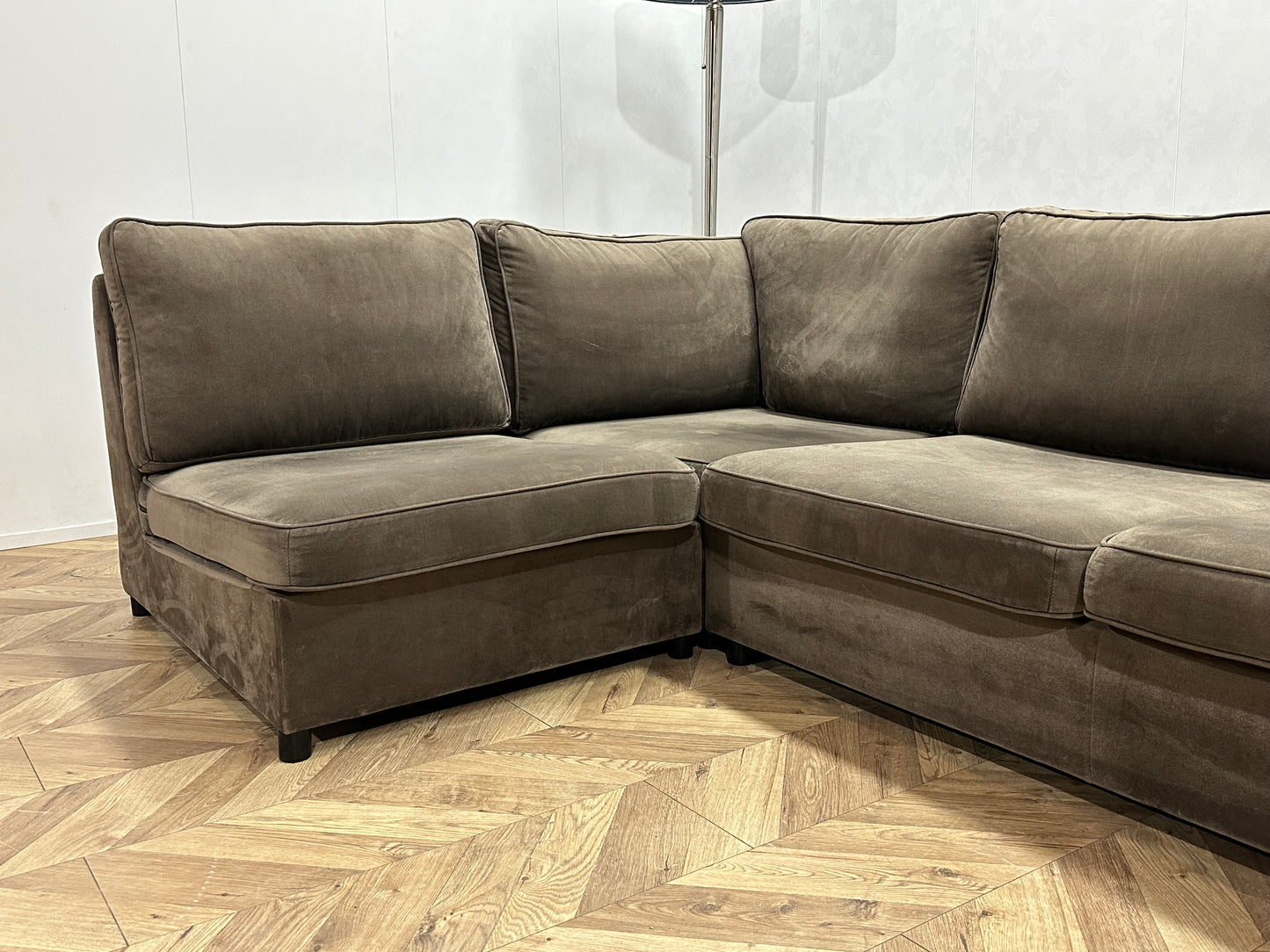 Bruine Velvet Design Bank ~ Nieuwstaat