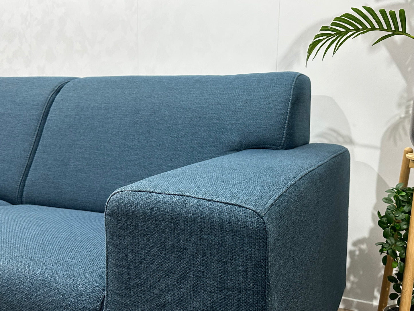 Blauwe Hoekbank Inc Hocker ~ Vaste Kussens