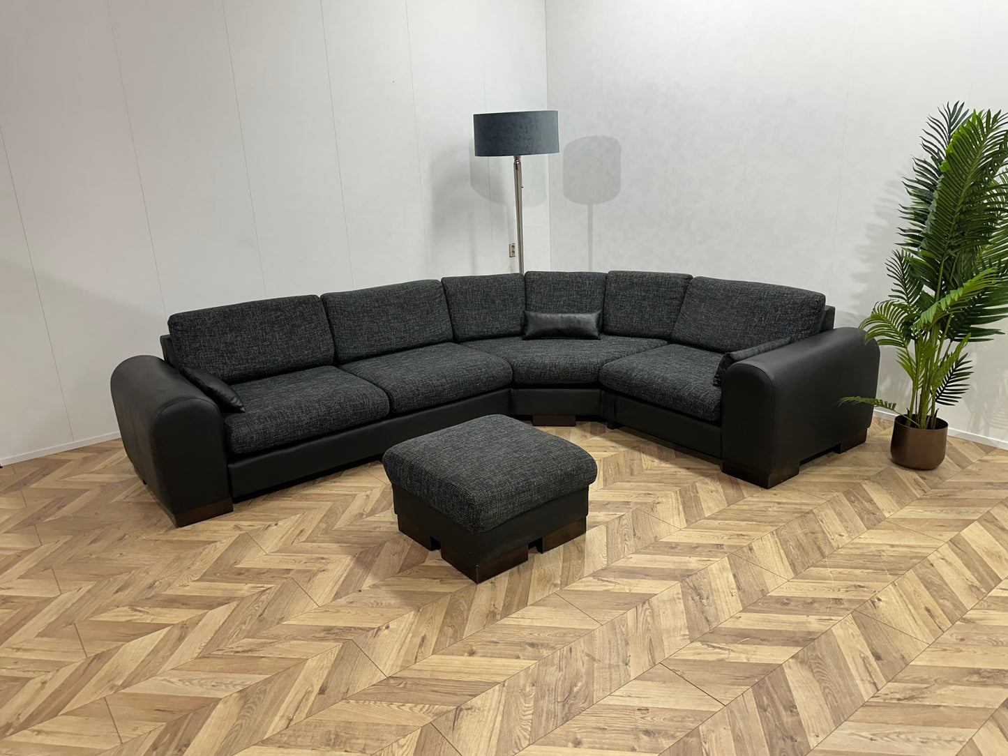 Zwarte/Antraciet Lederen/Stoffen Hoekbank Inc Hocker ~ Losse Kussens Met Afneembare Hoezen