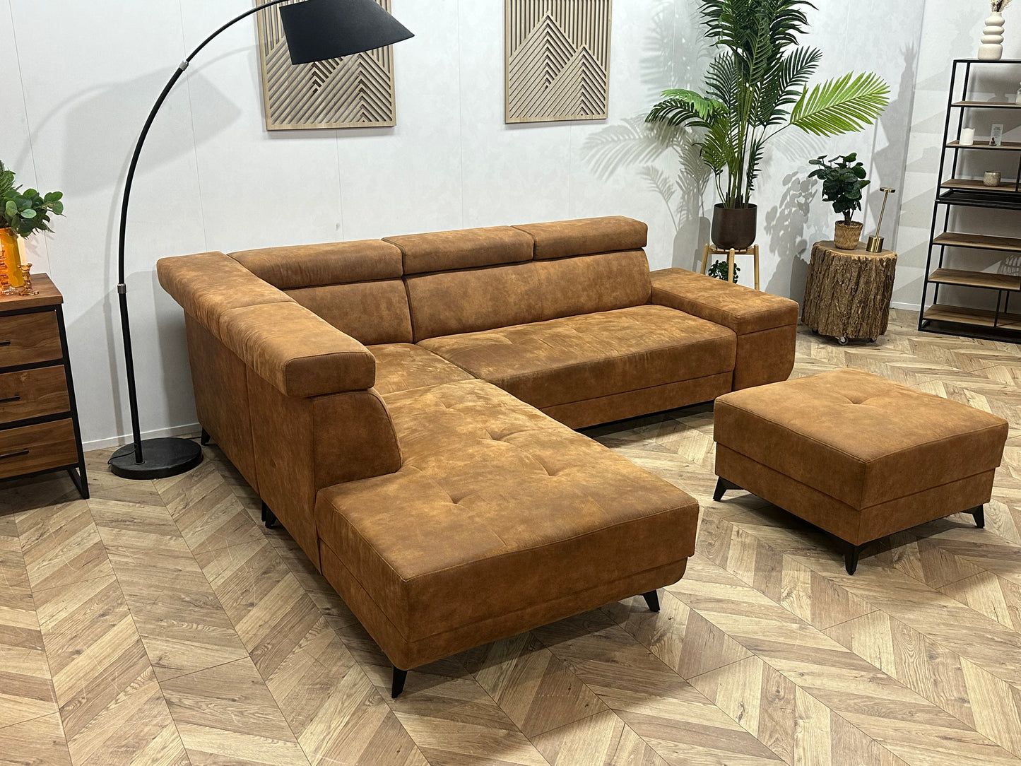 Cognac Bruine Suède Stoffen Hoekbank Inc Hocker ~ Verstelbare Hoofdsteunen ~ Nieuwstaat